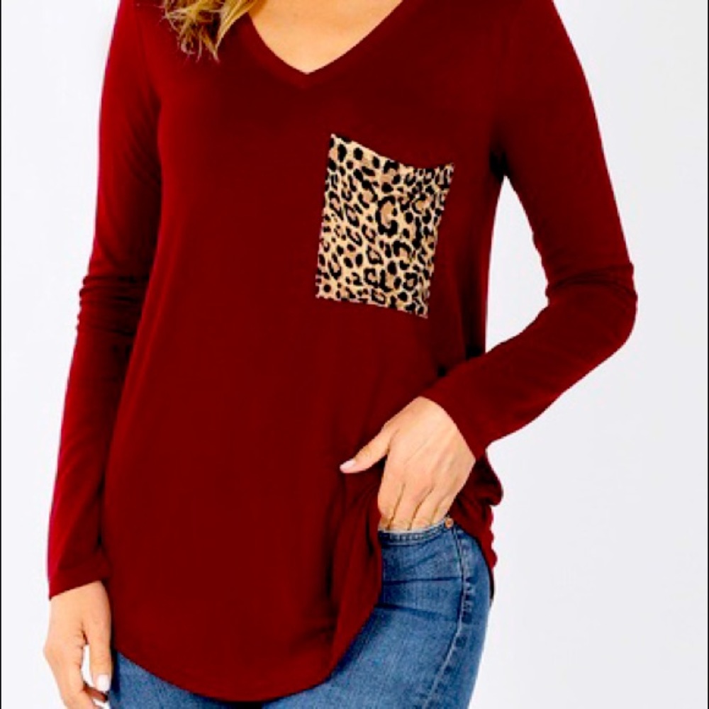 Zenana Leopard Pocket V-Neck Knit Shirt